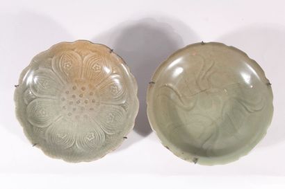 null Three celadon glazed stoneware bowls and a bowl
Vietnam and China, 14th/15th...