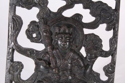 null Bronze plate 
Tibet, late 19th century
Rectangular, with openwork decoration...