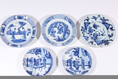 null Quatre assiettes en porcelaine bleu blanc
Chine, époque Kangxi (1662-1722)
La...