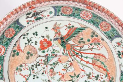 null Grand plat en porcelaine famille verte
Chine, époque Kangxi (1662-1722)
A décor...