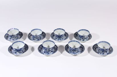 null Huit coupes et soucoupes en porcelaine bleu blanc
Chine, époque Kangxi (1662-1722)
Les...