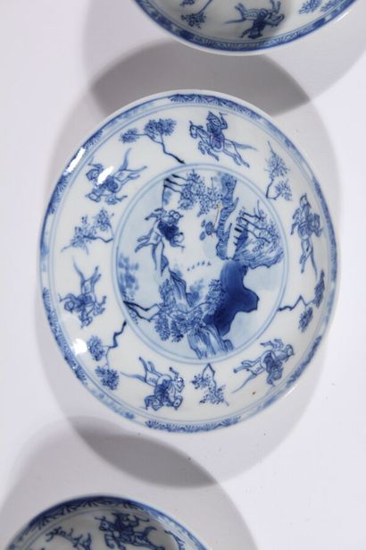 null Four blue and white porcelain cups and four saucers
China, Kangxi period (1662-1722)
The...