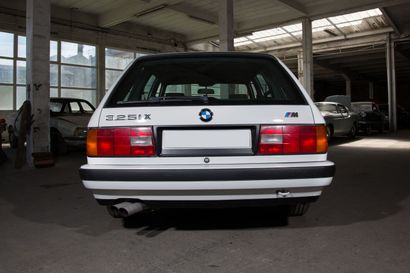 null BMW 3.25 E30 IX 4x4, type AG95S5F, 03/02/1989, Break Touring 5 portes, carte...