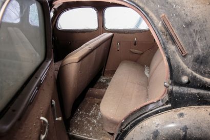 null Matford F472A, 1938, 4-door sedan, serial no. 5447, black, beige cloth upholstery,...