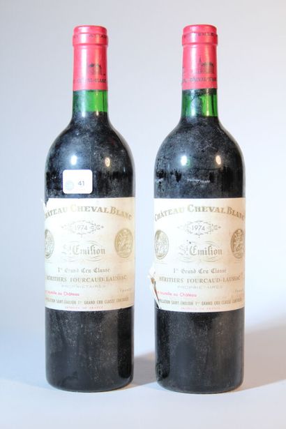 null 1974 - Château Cheval Blanc, Saint-Emilion, 2 blles, petits manques sur les...