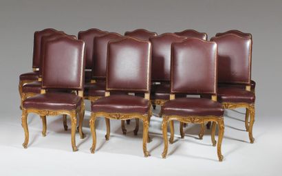 null Série de douze chaises aux formes galbées et à dossiers plats en hêtre mouluré...