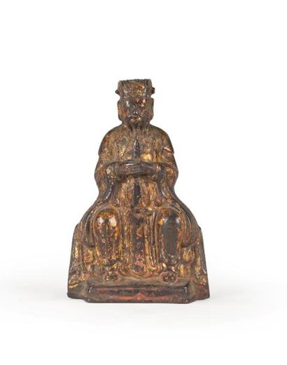 null DIGNITAIRE EN BRONZE

Chine, époque Ming, XVIIème siècle

Représenté assis,...