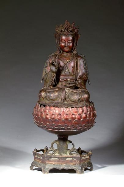 STATUE DE BODHISATTVA 

EN BRONZE LAQUE

CHINE,...