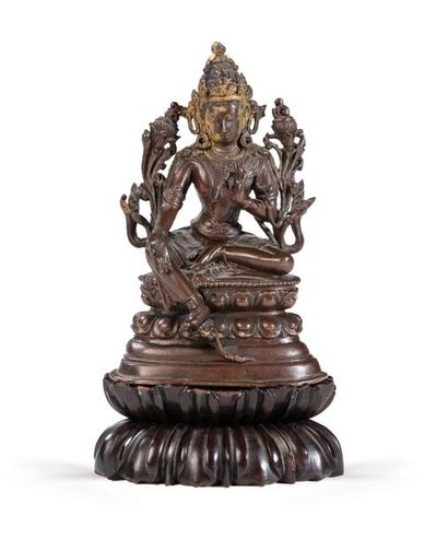 null STATUETTE DE TARA EN BRONZE PARTIELLEMENT DORÉ MONGOLIE, XVIIème SIÈCLEReprésentée...