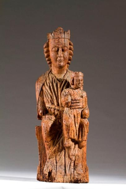 null Vierge en majesté en bois sculptéProbablement Auvergne, XIIème - XIIIème siècles(Accidents...