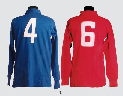null Ensemble de 2 maillots de la marque Allen Sport. Vers 1950 (l’un bleu portant...