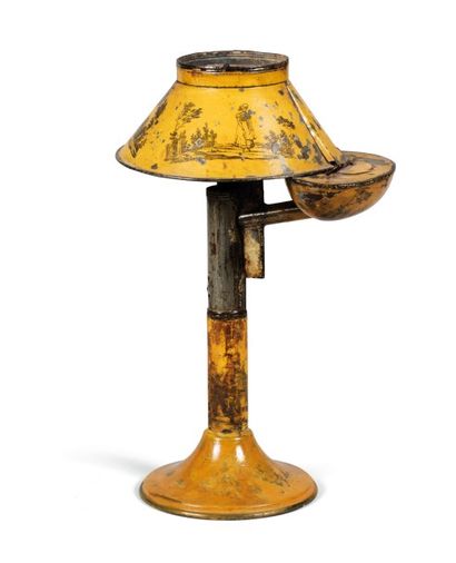 null LAMPE CARCEL EN TÔLE PEINTE

à décor de paysages sur fond jaune (usure).

XIXème...
