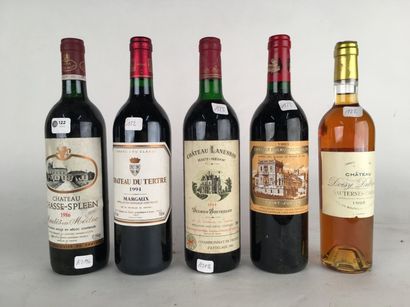 null 122 / 1986 - Château CHASSE SPLEEN - 1 B/lle - 

122 / 1995 - Château DOISY...