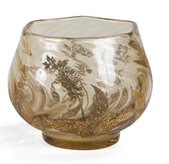 null EMILE GALLE (1846 -1904)

Vase en verre à décor floral dégagé à l'acide et réhauts...