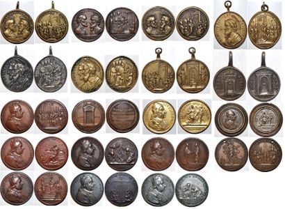 null BENOIT XIV (1740-1758) Ensemble de 19 médailles de Benoit XIV. De 17 à 44mm....