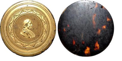 null CLEMENT XIV (1769-1774) Ecaille dorée. 78mm. Importante médaille anépigraphe...
