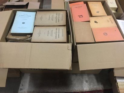 null VARIA : 4 cartons d’ouvrages brochés XIXe et XXe sur la psychologie, la littérature,...