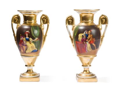 null Paire de vases en porcelaine de Paris, de forme balustre, 

Décor peint de scène...
