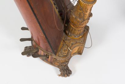 null Harpe d'origine Française de la fin du XIXème siècle signée "DOMENY Facteur...
