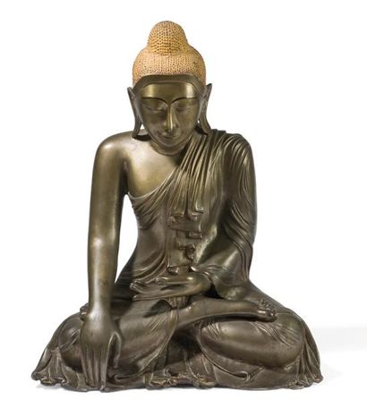 null Bouddha en bronze 

Birmanie, Mandalay, XIXème siècle

Assis en padmasana, les...