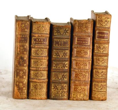null PSEAUTIERS

Réunion de 5 volumes XVIIIe reliés cuirs en état divers : - [LE...