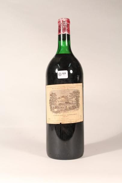 null Château Lafite-Rothschild 1979 

Pauillac (rouge) - 1 mag. étiquette sale