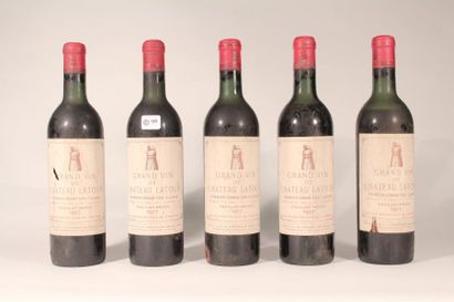 null Château Latour 1957 

Pauillac (rouge) - 5 blles dont 3 légèrement basses 

Etiquettes...