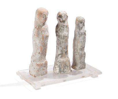 null Trois statuettes d'Orantes en terre cuite, Tyr, Phénicie, Ve-IVe siecle av J-C....