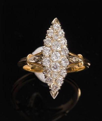 null Bague marquise or et diamants.

Poids. : 4,2 g.