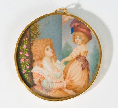 null Miniature ronde sur ivoire « Portrait d’une dame et de sa fille » monogrammée...