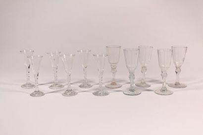 null Suite de 5 verres à pans en verre soufflé XIXème siècle.On y joint 6 verres...