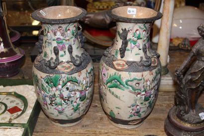 null Paire de vases balustre à décor de scènes guerrières, Nankin, Chine du Sud début...