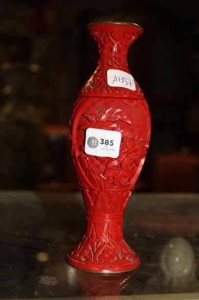 null Vase balustre en laque rouge XXème hauteur : 18 cm