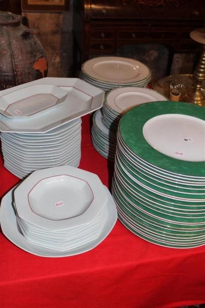 null Service de table Guy Degrenne en porcelaine blanche décor de filet vert et or...