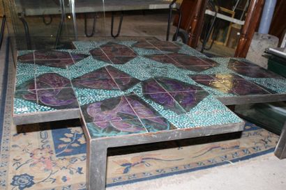 null CAZAUX - Table basse en carreau céramique polychrome décor de colombes, piètement...