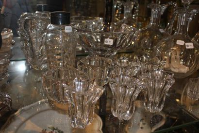 null Ensemble verrerie-cristallerie comprenant : une paire de vases en cristal DAVESN...