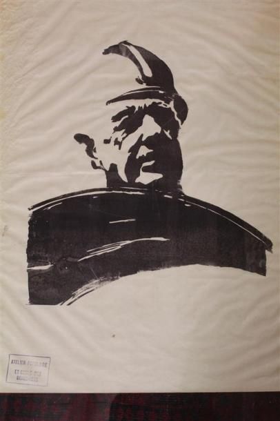 null [AFFICHE MAI 68 - DE GAULLE] - "Portrait du Général De Gaulle portant un casque...