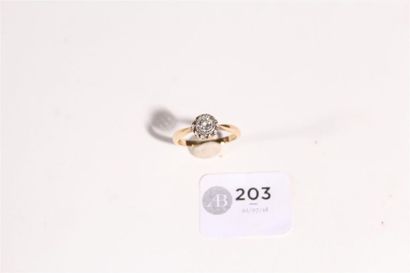 null Bague en or jaune 7550 millièmes serti d'un diamant demi taille (0.25 carat...