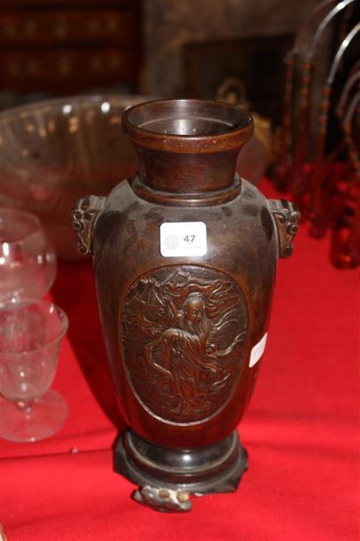 null Vase balustre en bronze (accidents) - Chine XIXème - H : 28 cm 