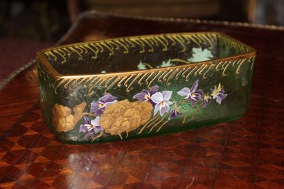 null Coupe en verre givré à décor émaillé de violettes MONTJOYE, Fin XIXème siècle....