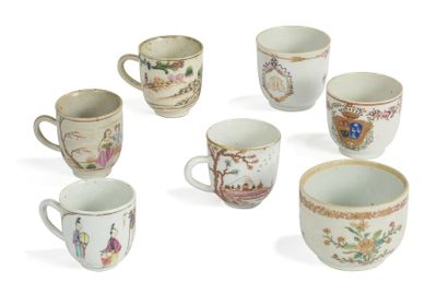 null Quatre tasses en porcelaine famille rose
Chine, XVIIIème siècle
Trois d'entre...