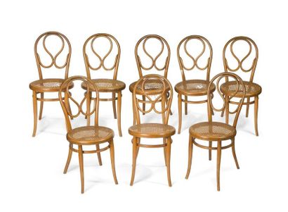 null ÉTABLISSEMENTS THONET 
N°20 dit aussi Omega, le modèle créé vers [1880]
8 chaises...