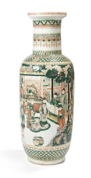 null Vase rouleau en porcelaine famille verte
Chine, XIXème siècle
A décor d'une...