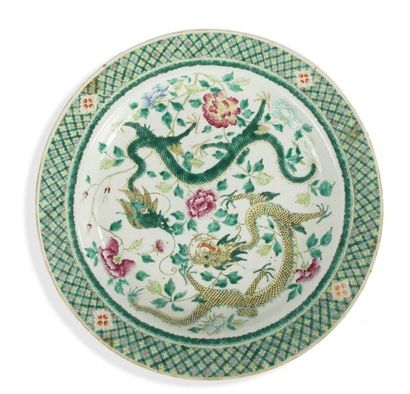 null Plat en porcelaine famille verte
Chine, époque Guangxu, début du XXème siècle
A...