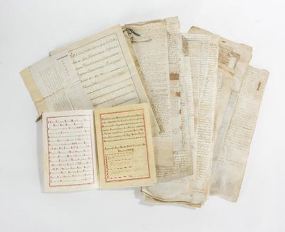 null PARCHEMINS ANCIENS : Ensemble de 50 documents sur parchemins, des XIVe , XVe...