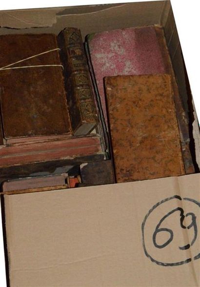 null VOYAGES - AMÉRIQUE : Un carton d'ouvrages dépareillés XVIIIe et début XIXe