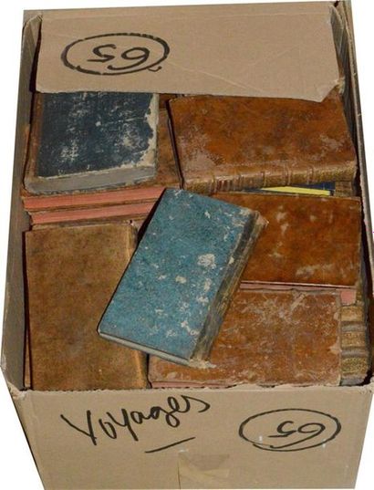 null VOYAGES : Un carton d'ouvrages XVIIIe et quelques début XIXe