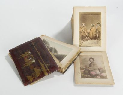 null ALBUM JAPON
Album de 54 photographies albuminées XIXe (période Meiji, ca 1890),...