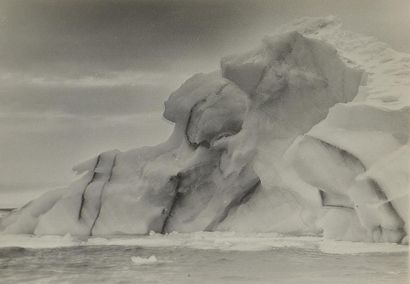 null [EXPEDITION ARCTIQUE RUSSE]
Reportage de 13 photographies d'une expédition arctique...