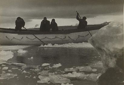 null [EXPEDITION ARCTIQUE RUSSE]
Reportage de 13 photographies d'une expédition arctique...